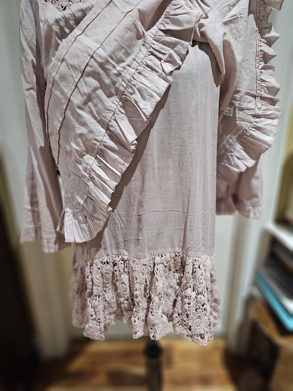 Women's Crochet-Trim V-Neck Tunic Top in Dusty Lilac, NWT - Picture 5 of 12